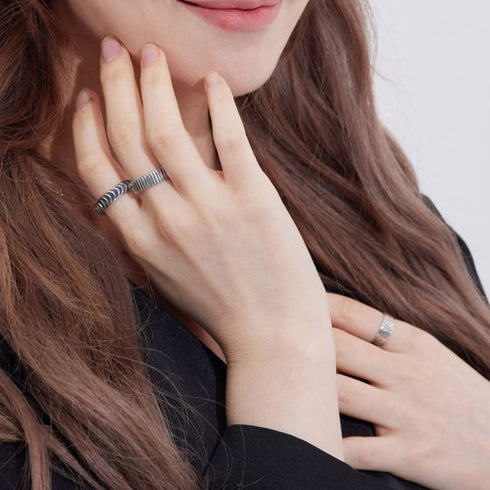 Clare Wave ring